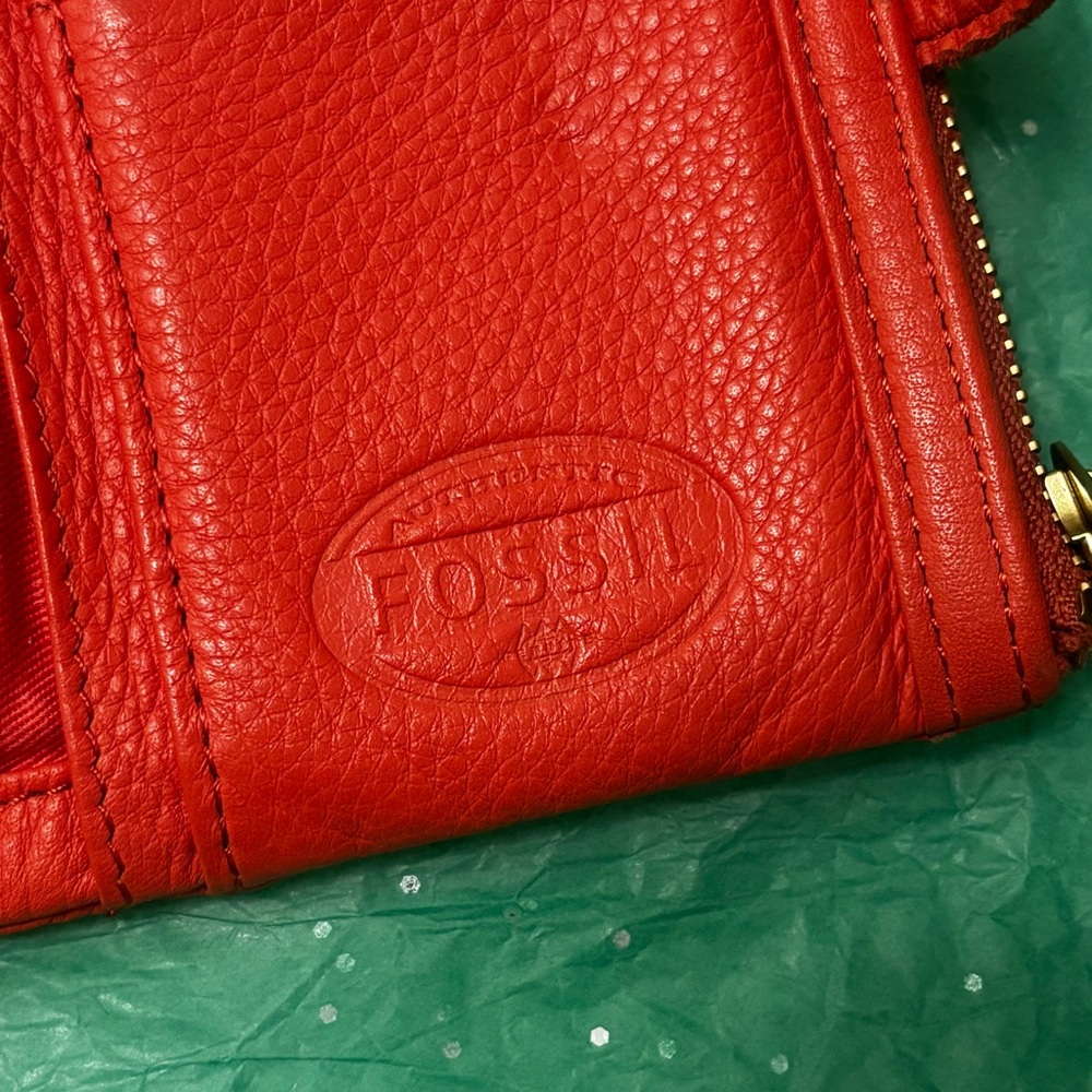 FOSSIL Coral Wallet - Picture 6 of 8